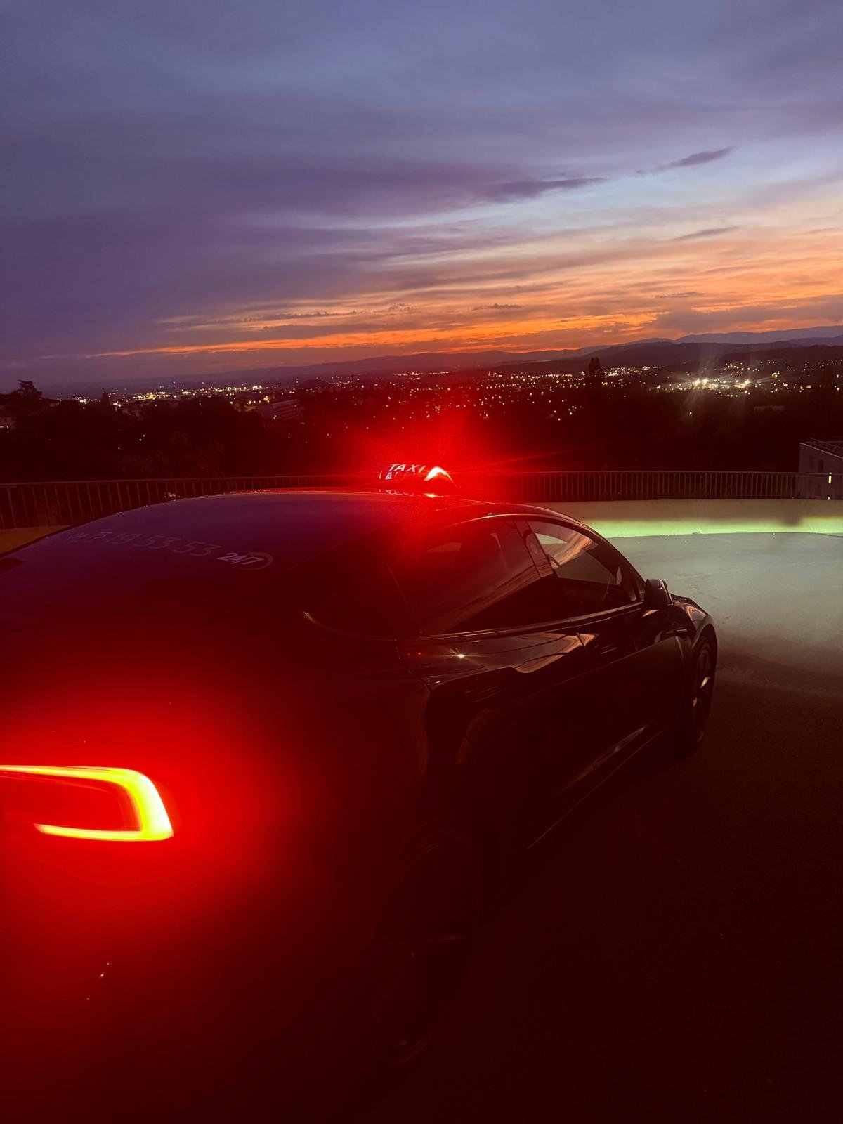 Taxi de nuit Clermont-Ferrand disponible 24h/24 – Drive4You63