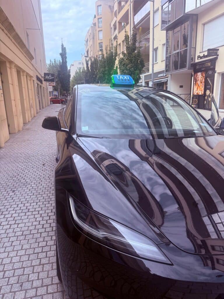 Taxi Clermont-Ferrand à proximité de la place de Jaude