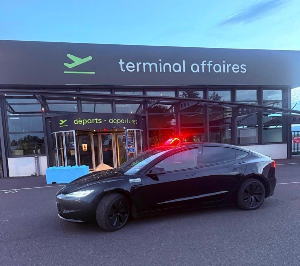 Taxi devant l’aéroport Clermont Ferrand Auvergne
